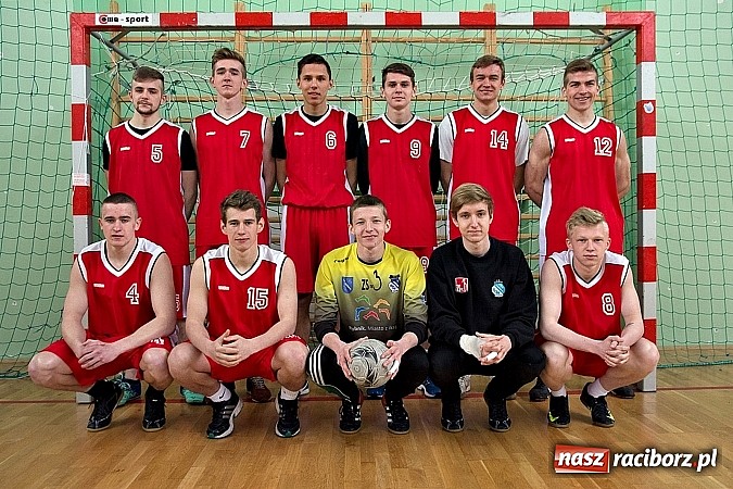 Zdjęcie w galerii na portalu naszraciborz.pl: Wojew&oacute;dzkie p&oacute;łfinały piłki ręcznej chłopc&oacute;w - sprawdź wyniki wiadomości z regionu