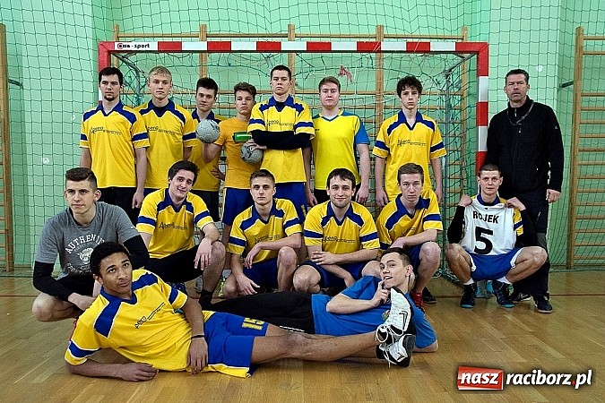 Zdjęcie w galerii na portalu naszraciborz.pl: Wojew&oacute;dzkie p&oacute;łfinały piłki ręcznej chłopc&oacute;w - sprawdź wyniki wiadomości z regionu