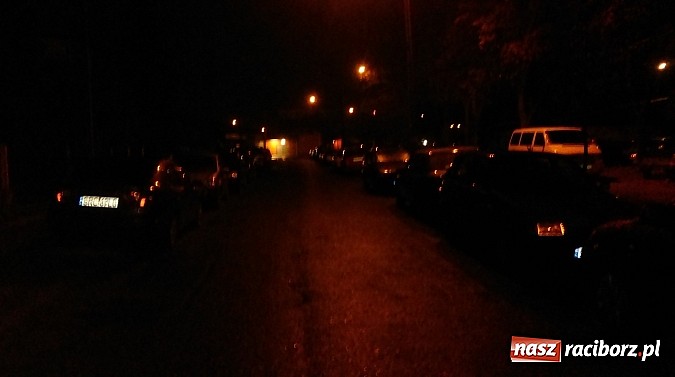 Zdjęcie w galerii na portalu naszraciborz.pl: Katastrofa parkingowa przy Polnej - mieszkańcy piszą do prezydenta wiadomości z regionu