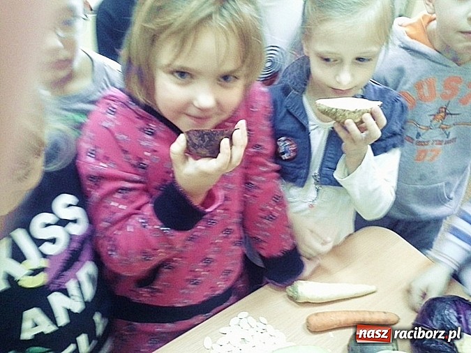 Zdjęcie w galerii na portalu naszraciborz.pl: Sześciolatki SP 4 z porcją pozytywnej energii  wiadomości z regionu