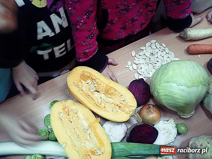 Zdjęcie w galerii na portalu naszraciborz.pl: Sześciolatki SP 4 z porcją pozytywnej energii  wiadomości z regionu