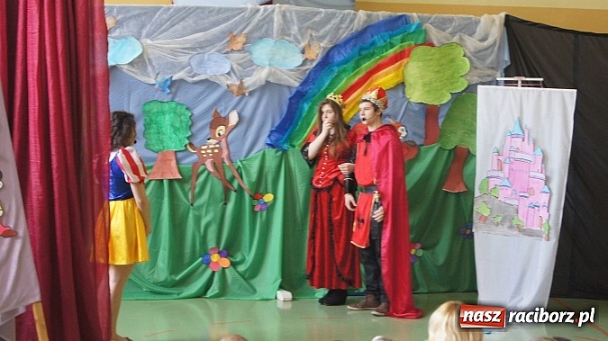 Zdjęcie w galerii na portalu naszraciborz.pl: Snow white and seven dwarfs w Pietrowicach Wielkich wiadomości z regionu