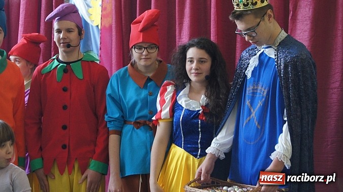 Zdjęcie w galerii na portalu naszraciborz.pl: Snow white and seven dwarfs w Pietrowicach Wielkich wiadomości z regionu