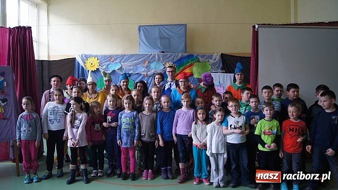 Zdjęcie w galerii na portalu naszraciborz.pl: Snow white and seven dwarfs w Pietrowicach Wielkich wiadomości z regionu