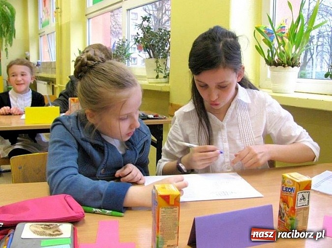 Zdjęcie w galerii na portalu naszraciborz.pl: Ekologiczna rywalizacja w SP 15 wiadomości z regionu