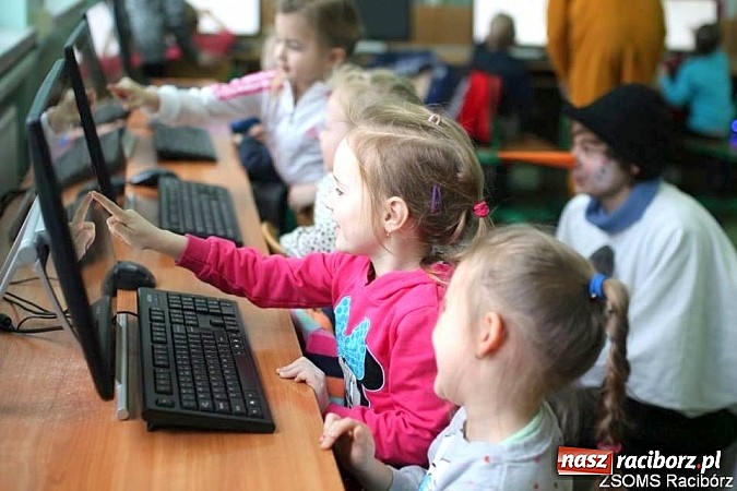 Zdjęcie w galerii na portalu naszraciborz.pl: Młodzież z SMS-u potrafi i prowadzi warsztaty dla przedszkolaków wiadomości z regionu