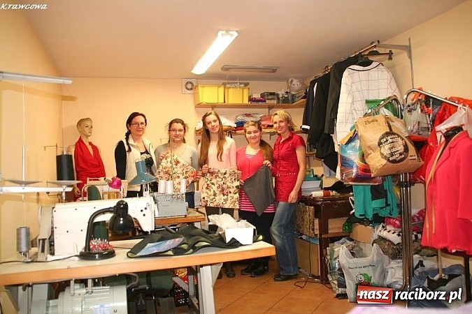 Zdjęcie w galerii na portalu naszraciborz.pl: Twój zawód brzmi znajomo, czyli tworkowska młodzież poznaje zawody wiadomości z regionu