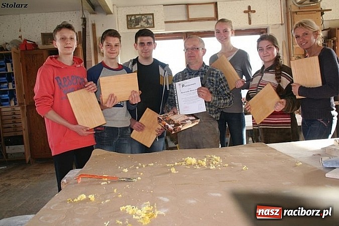 Zdjęcie w galerii na portalu naszraciborz.pl: Twój zawód brzmi znajomo, czyli tworkowska młodzież poznaje zawody wiadomości z regionu