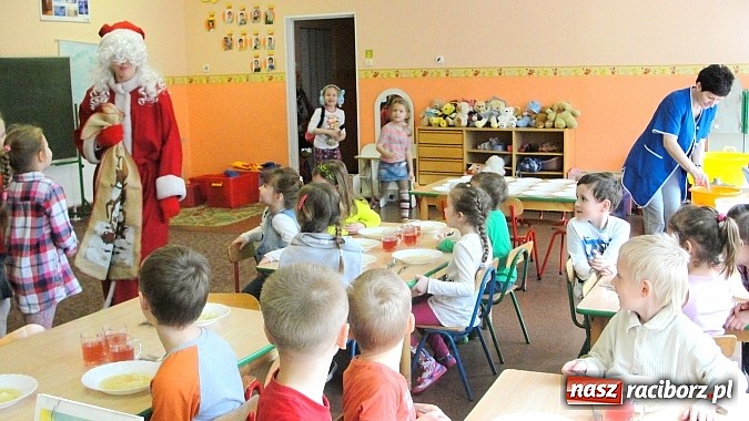 Zdjęcie w galerii na portalu naszraciborz.pl: Zamiast zajączka przyszedł Mikołaj wiadomości z regionu