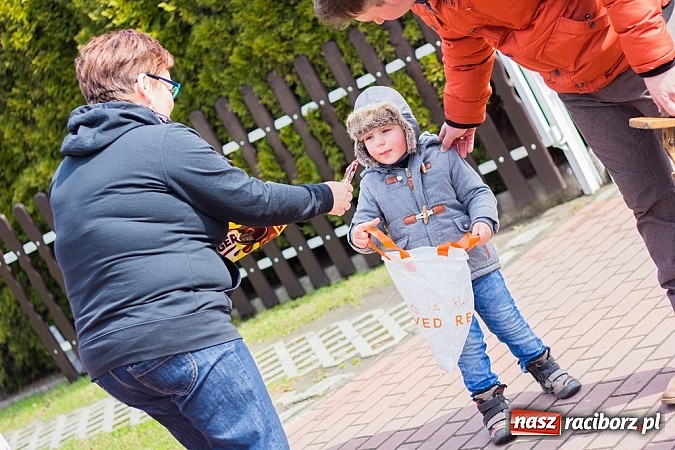 Zdjęcie w galerii na portalu naszraciborz.pl: Wędrowanie z kołatkami w Sudole wiadomości z regionu