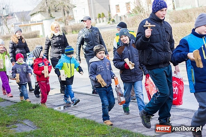 Zdjęcie w galerii na portalu naszraciborz.pl: Wędrowanie z kołatkami w Sudole wiadomości z regionu