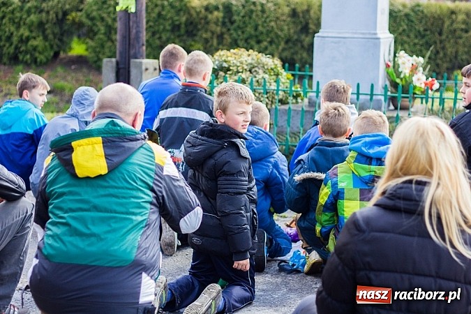 Zdjęcie w galerii na portalu naszraciborz.pl: Wędrowanie z kołatkami w Sudole wiadomości z regionu