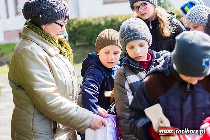 Zdjęcie w galerii na portalu naszraciborz.pl: Wędrowanie z kołatkami w Sudole wiadomości z regionu
