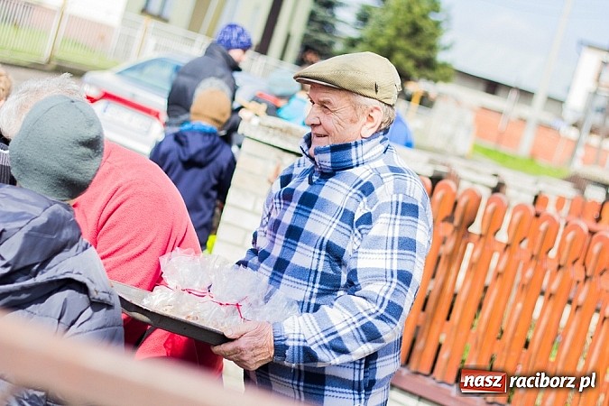 Zdjęcie w galerii na portalu naszraciborz.pl: Wędrowanie z kołatkami w Sudole wiadomości z regionu