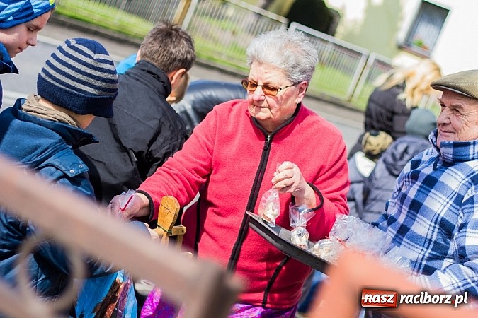 Zdjęcie w galerii na portalu naszraciborz.pl: Wędrowanie z kołatkami w Sudole wiadomości z regionu