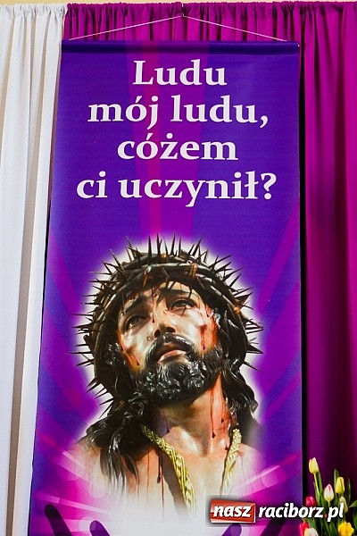 Zdjęcie w galerii na portalu naszraciborz.pl: Groby Pańskie w raciborskich kościołach wiadomości z regionu