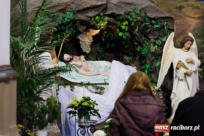 Zdjęcie w galerii na portalu naszraciborz.pl: Groby Pańskie w raciborskich kościołach wiadomości z regionu