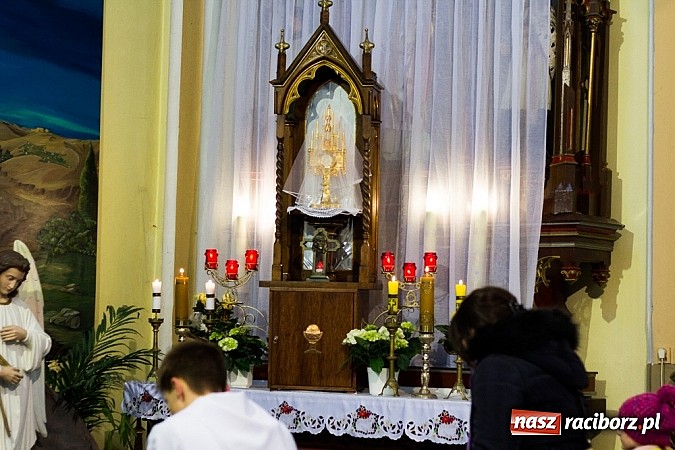 Zdjęcie w galerii na portalu naszraciborz.pl: Groby Pańskie w raciborskich kościołach wiadomości z regionu