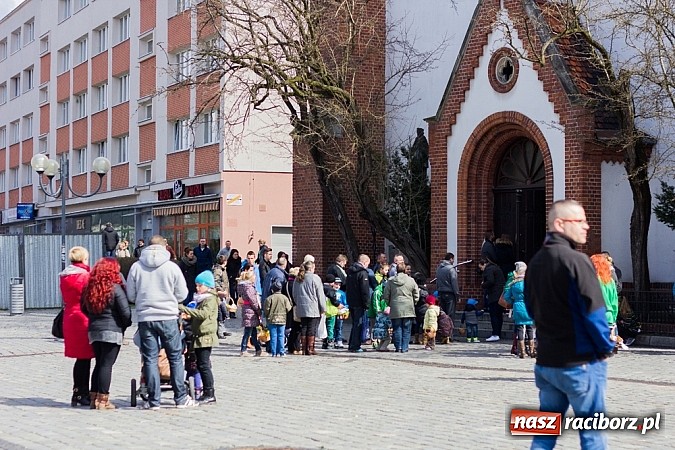 Zdjęcie w galerii na portalu naszraciborz.pl: Groby Pańskie w raciborskich kościołach wiadomości z regionu