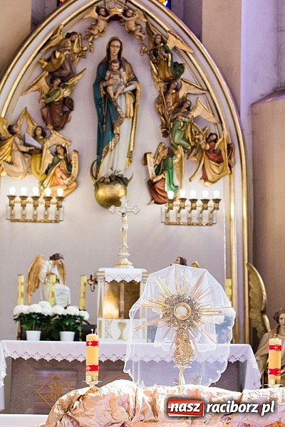 Zdjęcie w galerii na portalu naszraciborz.pl: Groby Pańskie w raciborskich kościołach wiadomości z regionu