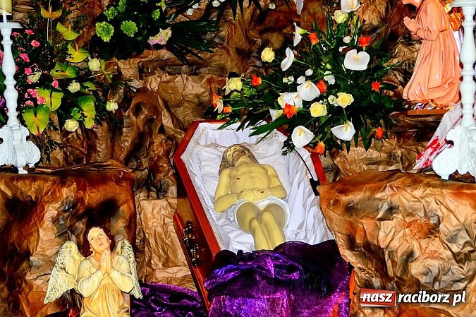 Zdjęcie w galerii na portalu naszraciborz.pl: Groby Pańskie w raciborskich kościołach wiadomości z regionu