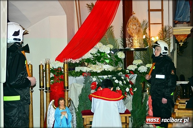 Zdjęcie w galerii na portalu naszraciborz.pl: Groby Pańskie w raciborskich kościołach wiadomości z regionu