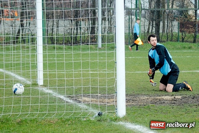 Zdjęcie w galerii na portalu naszraciborz.pl: B klasa: Grad goli przy Sudeckiej. Płonia zdeklasowana przez Chałupki wiadomości z regionu