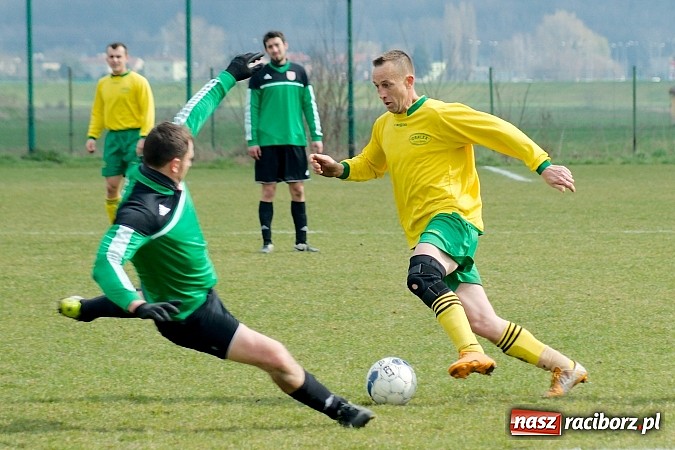 Zdjęcie w galerii na portalu naszraciborz.pl: B klasa: Grad goli przy Sudeckiej. Płonia zdeklasowana przez Chałupki wiadomości z regionu