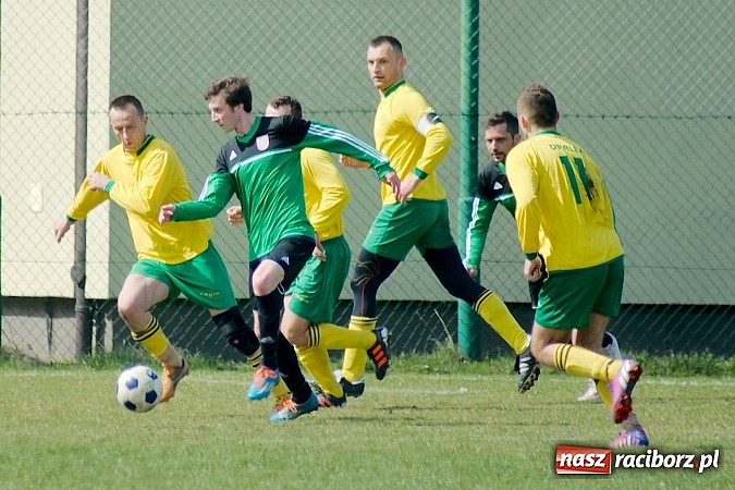 Zdjęcie w galerii na portalu naszraciborz.pl: B klasa: Grad goli przy Sudeckiej. Płonia zdeklasowana przez Chałupki wiadomości z regionu