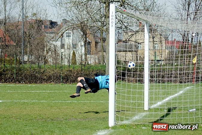 Zdjęcie w galerii na portalu naszraciborz.pl: B klasa: Grad goli przy Sudeckiej. Płonia zdeklasowana przez Chałupki wiadomości z regionu