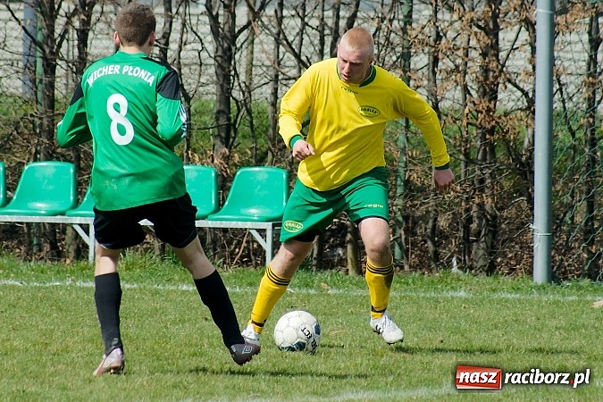 Zdjęcie w galerii na portalu naszraciborz.pl: B klasa: Grad goli przy Sudeckiej. Płonia zdeklasowana przez Chałupki wiadomości z regionu