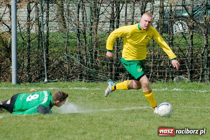 Zdjęcie w galerii na portalu naszraciborz.pl: B klasa: Grad goli przy Sudeckiej. Płonia zdeklasowana przez Chałupki wiadomości z regionu