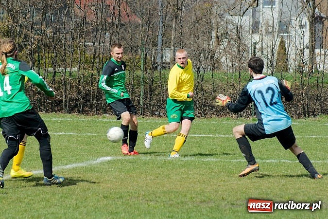 Zdjęcie w galerii na portalu naszraciborz.pl: B klasa: Grad goli przy Sudeckiej. Płonia zdeklasowana przez Chałupki wiadomości z regionu