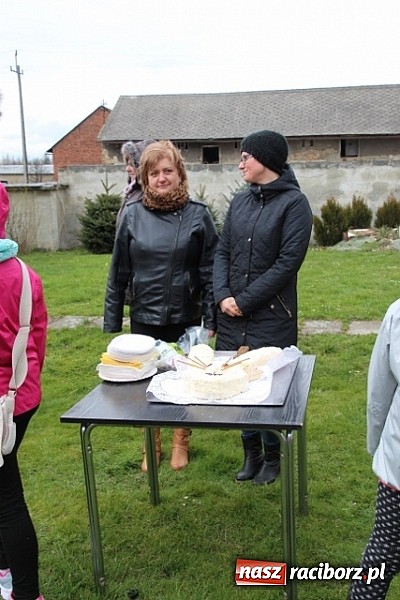 Zdjęcie w galerii na portalu naszraciborz.pl: Wielkanoc w farskich ogrodach wiadomości z regionu