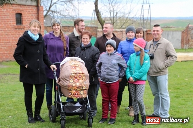 Zdjęcie w galerii na portalu naszraciborz.pl: Wielkanoc w farskich ogrodach wiadomości z regionu