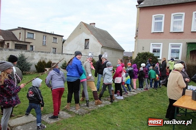 Zdjęcie w galerii na portalu naszraciborz.pl: Wielkanoc w farskich ogrodach wiadomości z regionu
