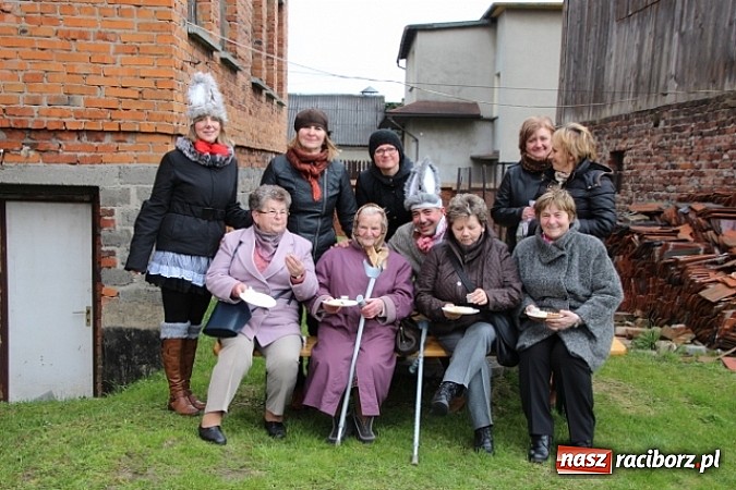 Zdjęcie w galerii na portalu naszraciborz.pl: Wielkanoc w farskich ogrodach wiadomości z regionu