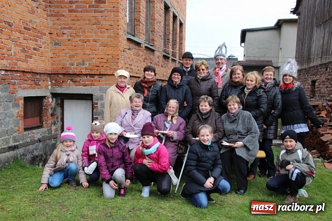 Zdjęcie w galerii na portalu naszraciborz.pl: Wielkanoc w farskich ogrodach wiadomości z regionu