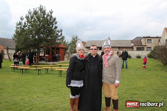 Zdjęcie w galerii na portalu naszraciborz.pl: Wielkanoc w farskich ogrodach wiadomości z regionu