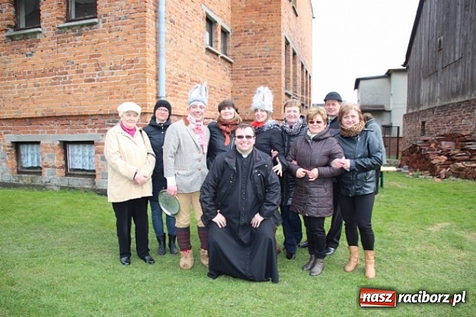Zdjęcie w galerii na portalu naszraciborz.pl: Wielkanoc w farskich ogrodach wiadomości z regionu
