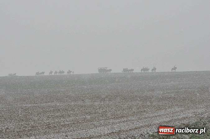 Zdjęcie w galerii na portalu naszraciborz.pl: W Bieńkowicach przed Urbanem sypnęło śniegiem wiadomości z regionu