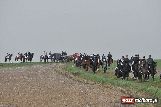 Zdjęcie w galerii na portalu naszraciborz.pl: W Bieńkowicach przed Urbanem sypnęło śniegiem wiadomości z regionu