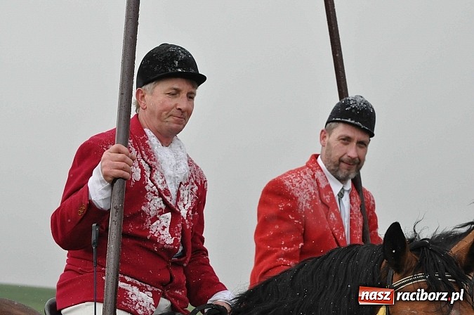 Zdjęcie w galerii na portalu naszraciborz.pl: W Bieńkowicach przed Urbanem sypnęło śniegiem wiadomości z regionu