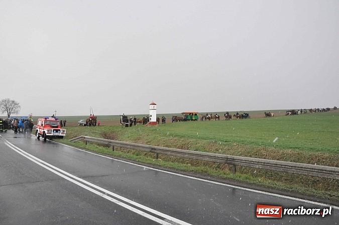 Zdjęcie w galerii na portalu naszraciborz.pl: W Bieńkowicach przed Urbanem sypnęło śniegiem wiadomości z regionu