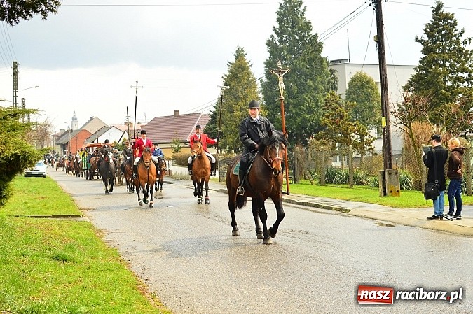Zdjęcie w galerii na portalu naszraciborz.pl: W Bieńkowicach przed Urbanem sypnęło śniegiem wiadomości z regionu