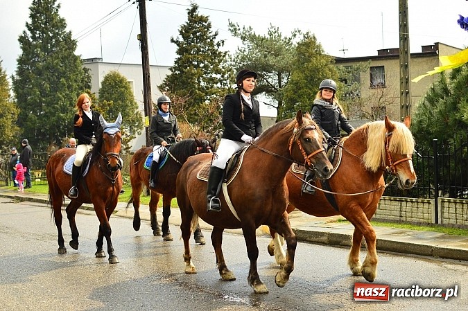 Zdjęcie w galerii na portalu naszraciborz.pl: W Bieńkowicach przed Urbanem sypnęło śniegiem wiadomości z regionu