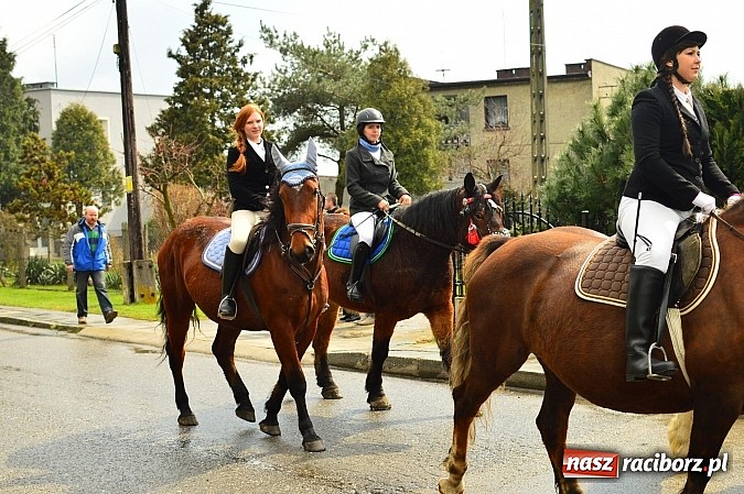 Zdjęcie w galerii na portalu naszraciborz.pl: W Bieńkowicach przed Urbanem sypnęło śniegiem wiadomości z regionu