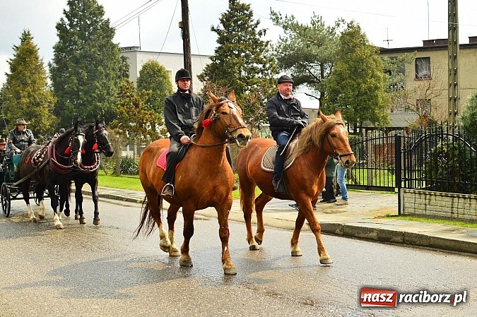 Zdjęcie w galerii na portalu naszraciborz.pl: W Bieńkowicach przed Urbanem sypnęło śniegiem wiadomości z regionu