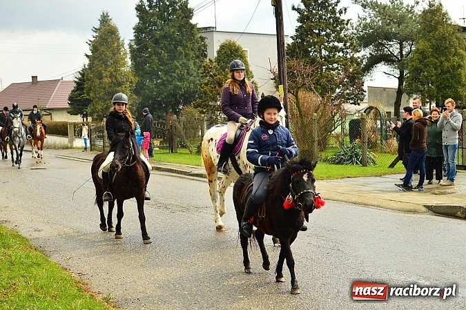 Zdjęcie w galerii na portalu naszraciborz.pl: W Bieńkowicach przed Urbanem sypnęło śniegiem wiadomości z regionu