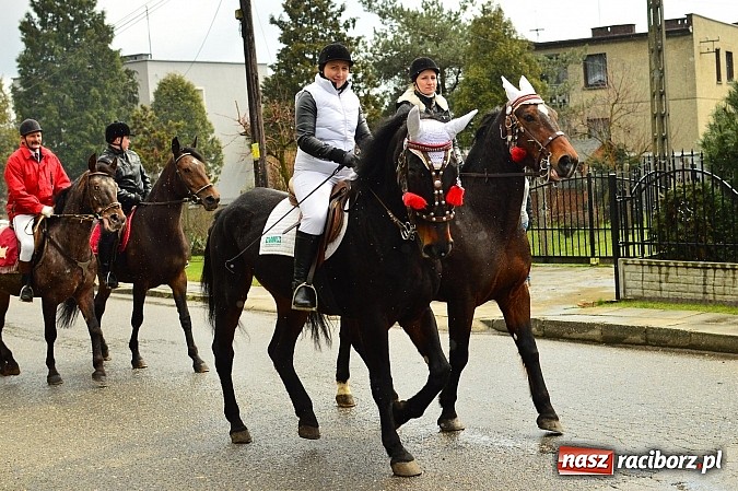 Zdjęcie w galerii na portalu naszraciborz.pl: W Bieńkowicach przed Urbanem sypnęło śniegiem wiadomości z regionu